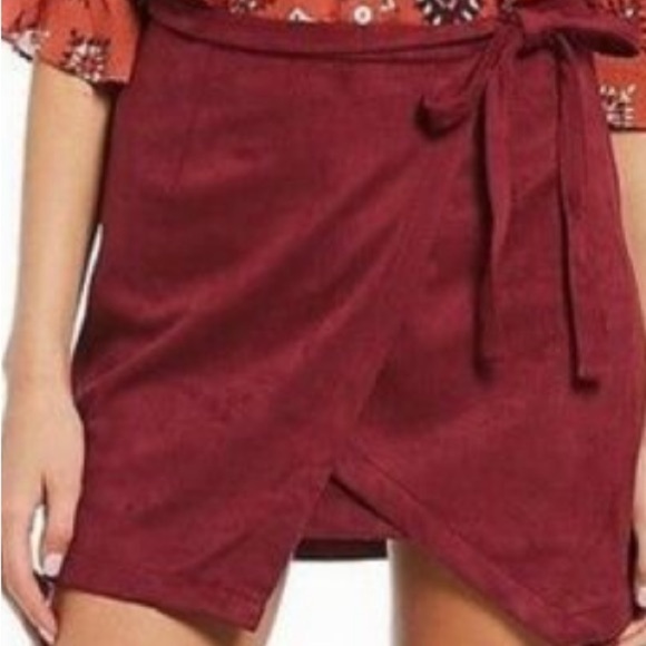 Living Doll Faux Suede Black Mini Skirt, Tie Front Wrap Style—Size Medium• - Picture 11 of 11